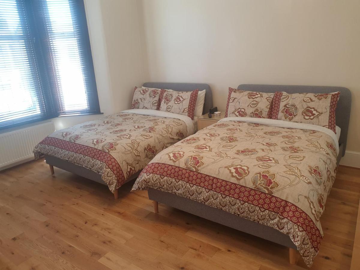 London Luxury 2 Bedroom Flat 5Min Walk From Overground, With Free Wifi, Free Parking-Sleeps X6 Ilford Eksteriør bilde