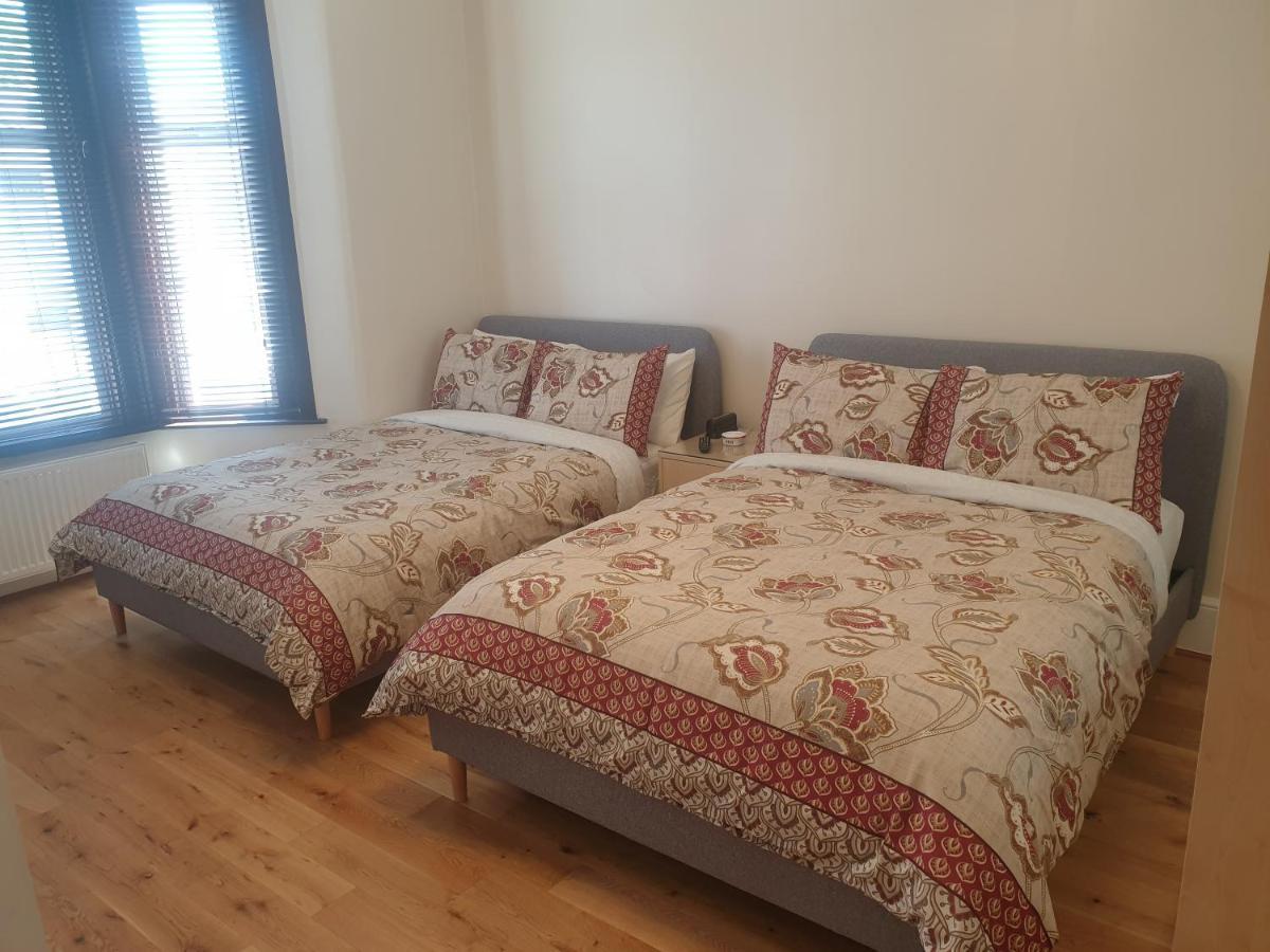 London Luxury 2 Bedroom Flat 5Min Walk From Overground, With Free Wifi, Free Parking-Sleeps X6 Ilford Eksteriør bilde