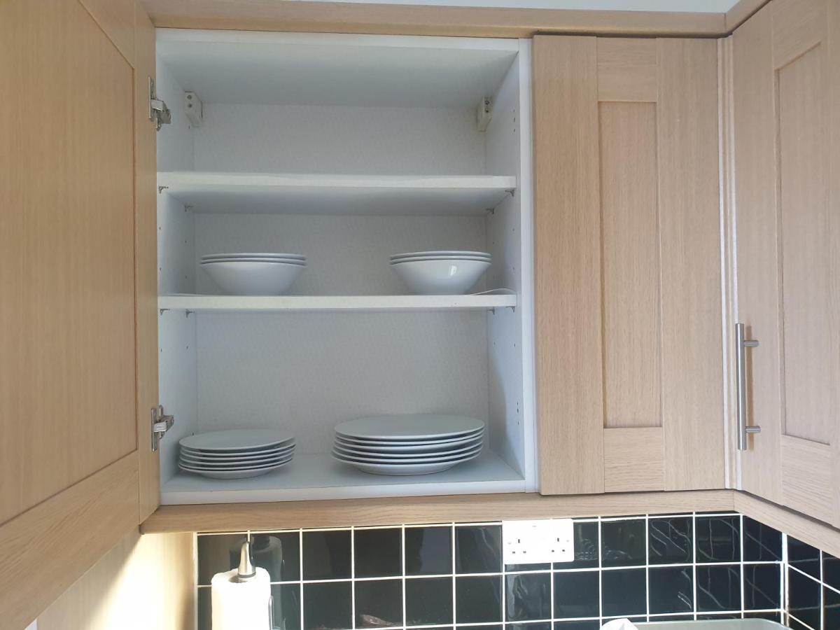 London Luxury 2 Bedroom Flat 5Min Walk From Overground, With Free Wifi, Free Parking-Sleeps X6 Ilford Eksteriør bilde